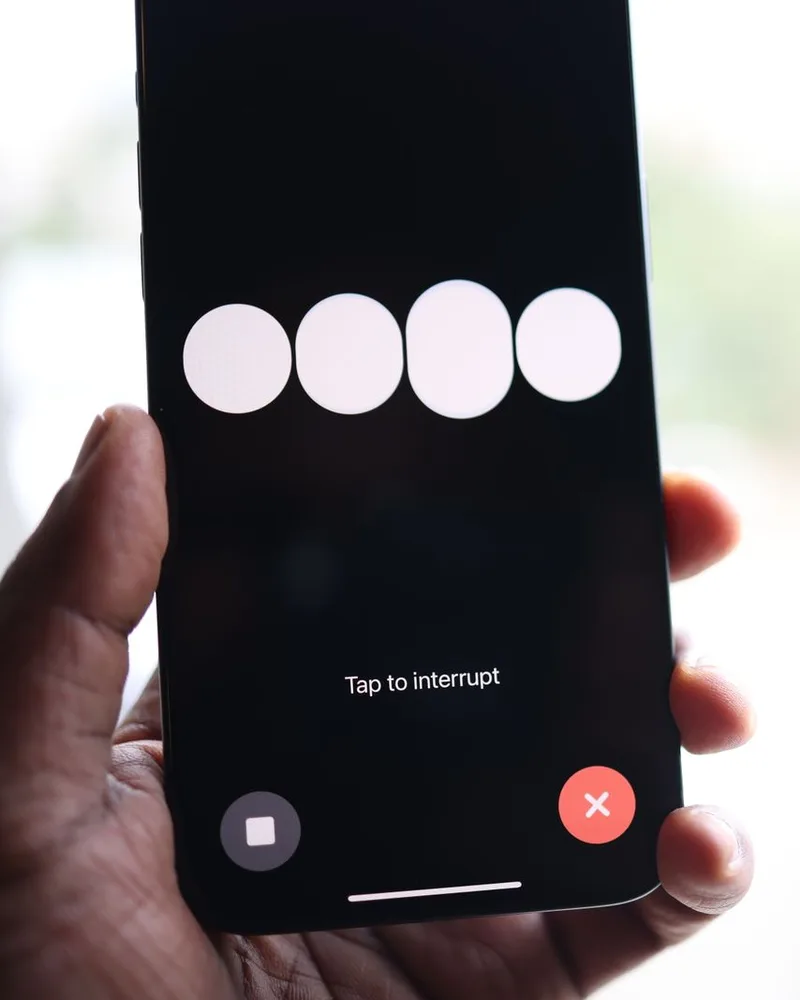 Asistente de voz con IA de Voizbot atendiendo una llamada